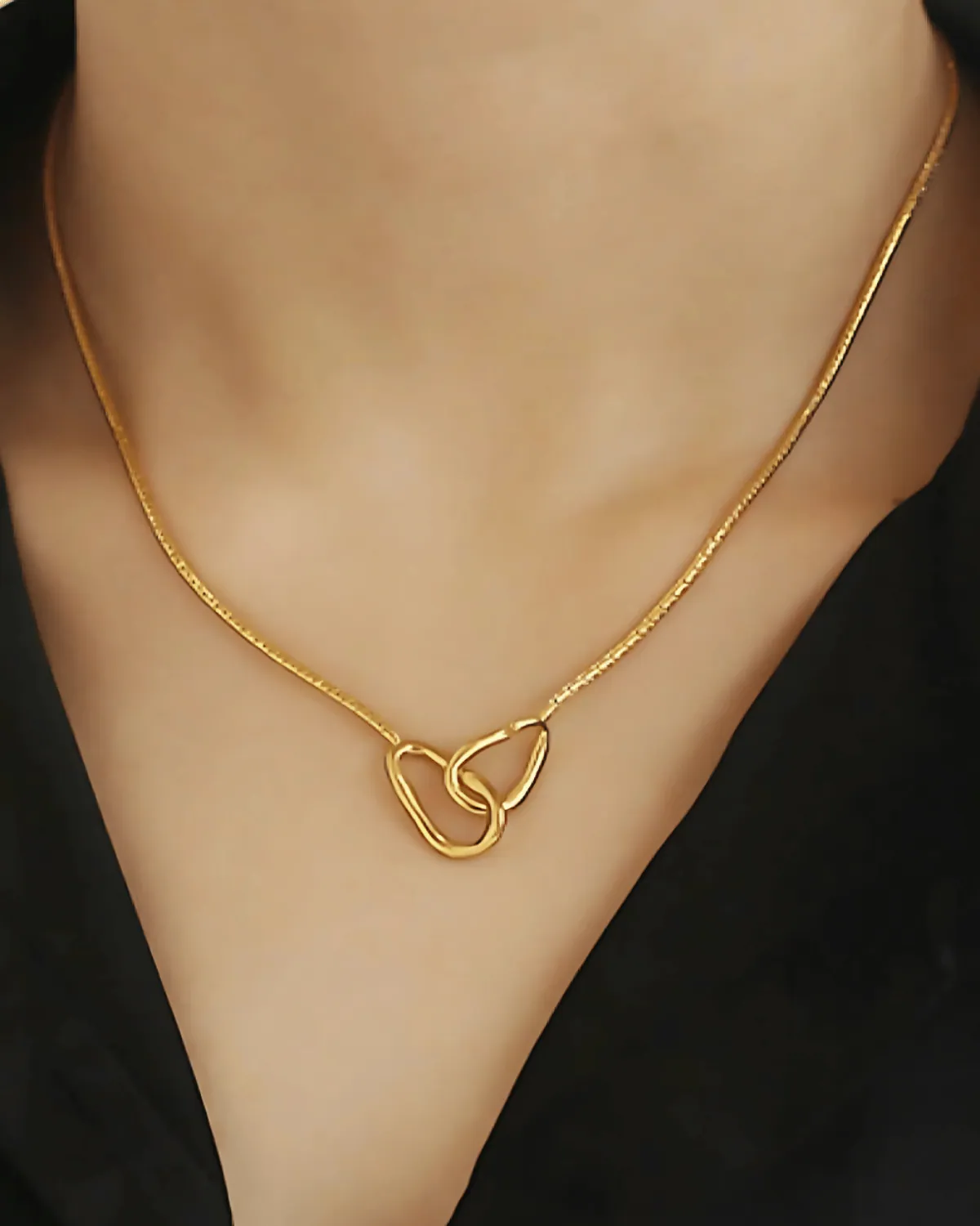 18K Gold Chain Necklace - Hammered Interlocking