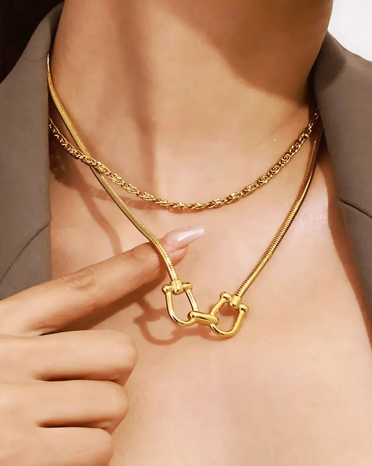 18K Gold Horseshoe Chain Necklace
