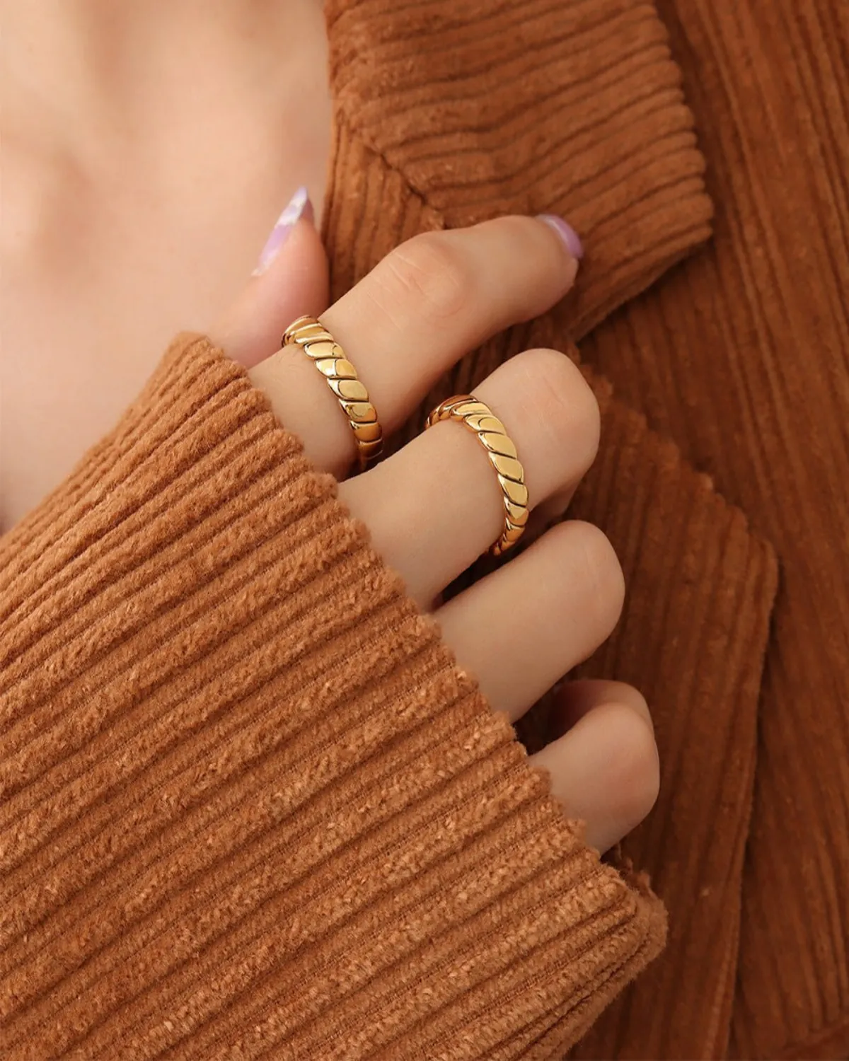 Mason & Madison Co. 18K Gold Ring - Elegant Texture