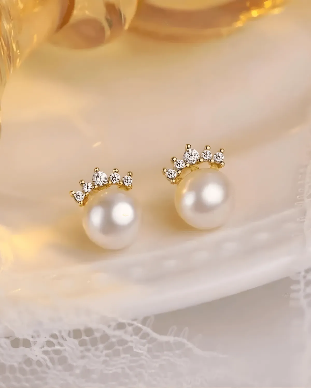 18K Pearl Diamond Stud Earrings - Crown