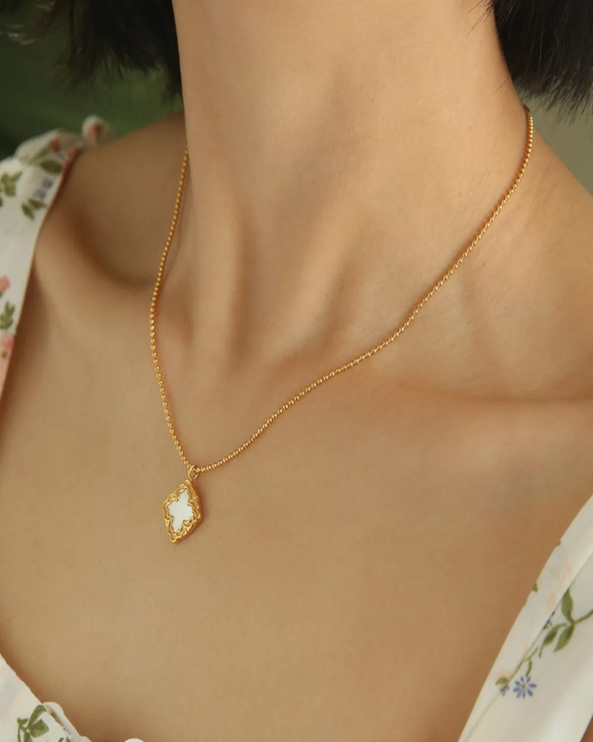 18K Shell Pendant Necklace