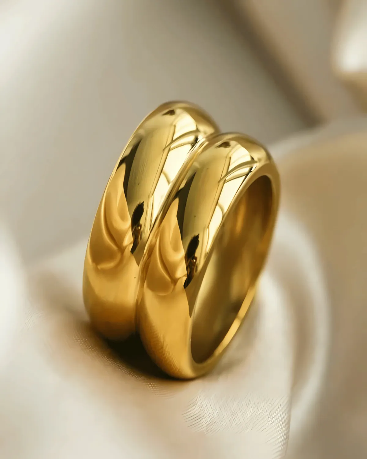 Best Trending 18K Gold Band Ring Gift on Sale for Women, Lady, Mother, Wife