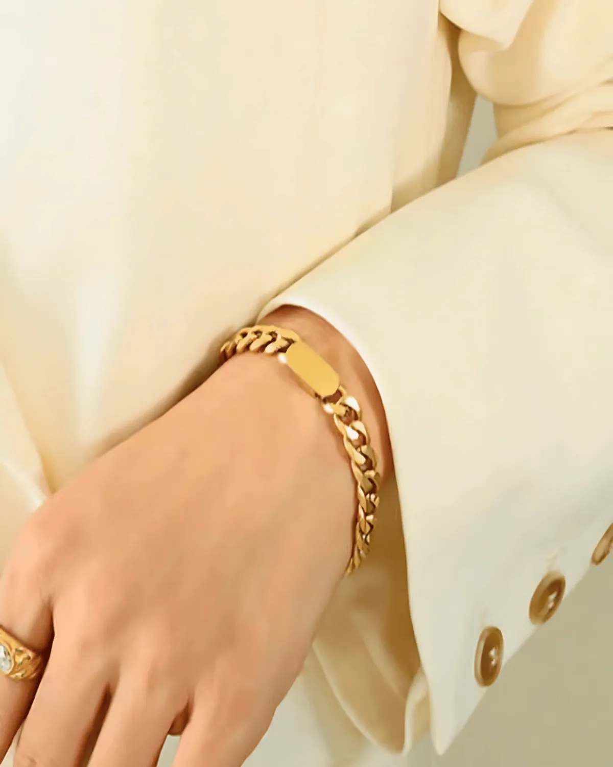 Best Trending 18K Gold Chain Bracelet Gift on Sale for Women, Lady, Mother, Wife